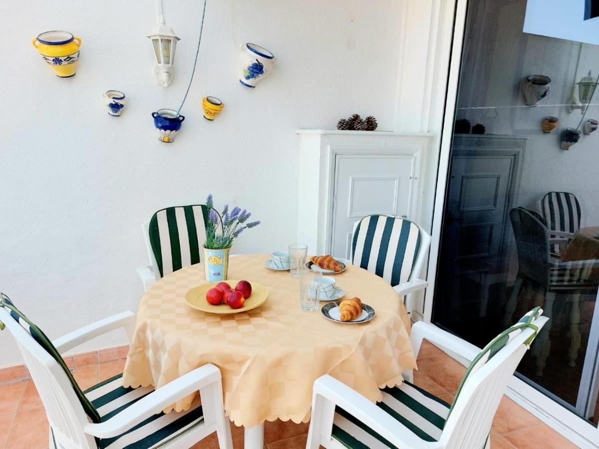 First Line Villa Floor Studio Apartment With Amazing Sea View Air Conditioned Just 50M From The Beach Costa Adeje  Zewnętrze zdjęcie